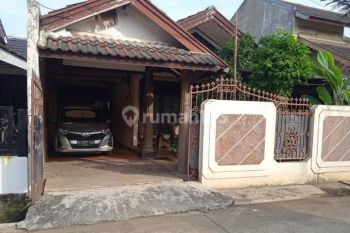 Rumah Mewah di dalam komplek